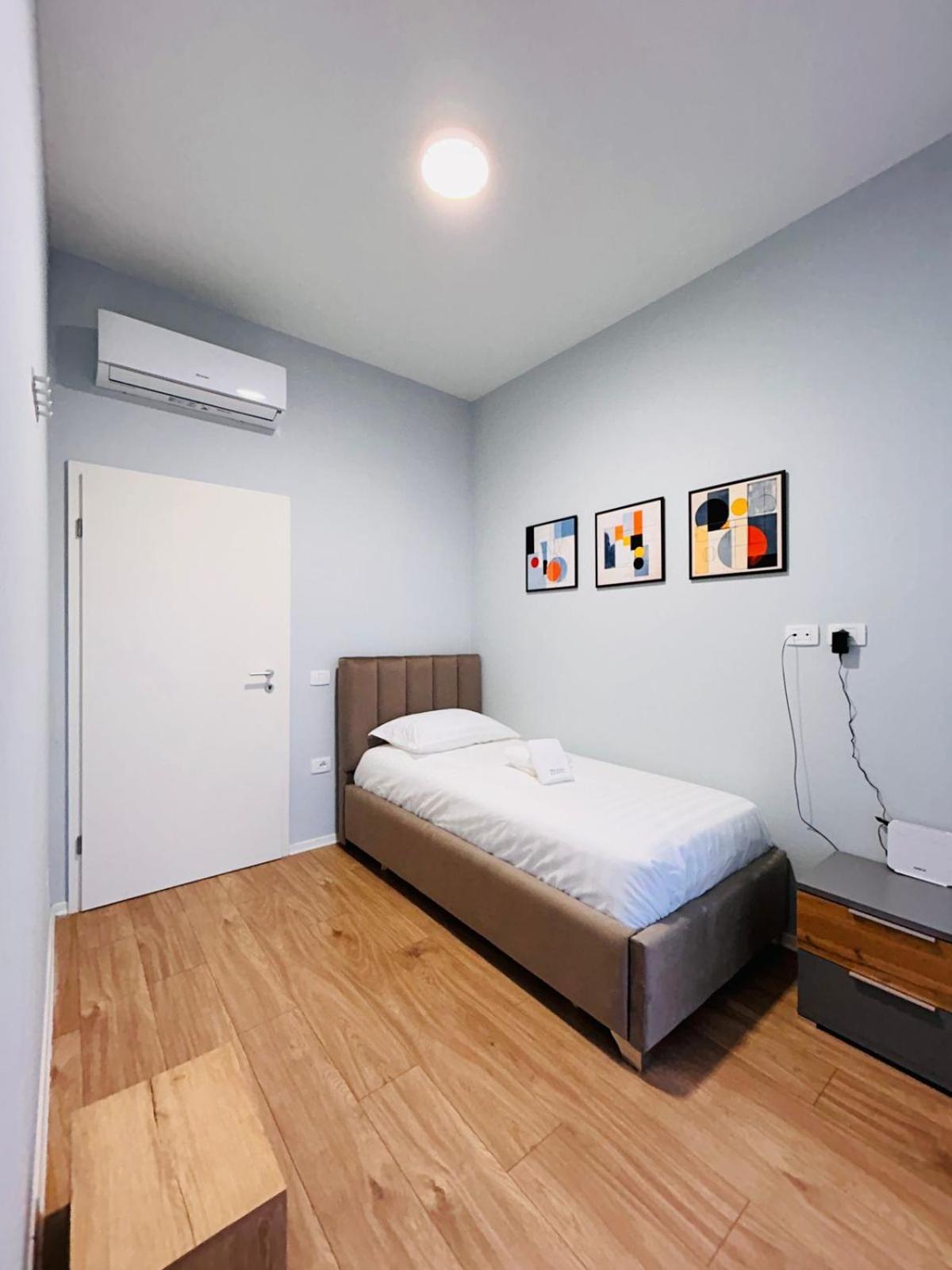 Picasso Apartment Tirana Extérieur photo