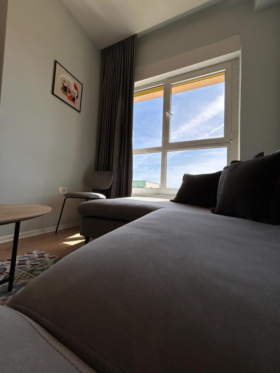 Picasso Apartment Tirana Extérieur photo